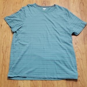 Old Navy t shirt